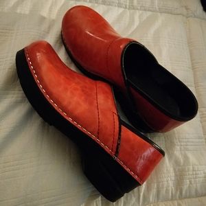 EUC. Authentic Sanita Clog.